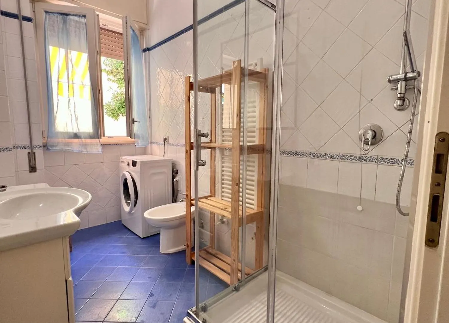 Viareggio On The Beach - Apartment